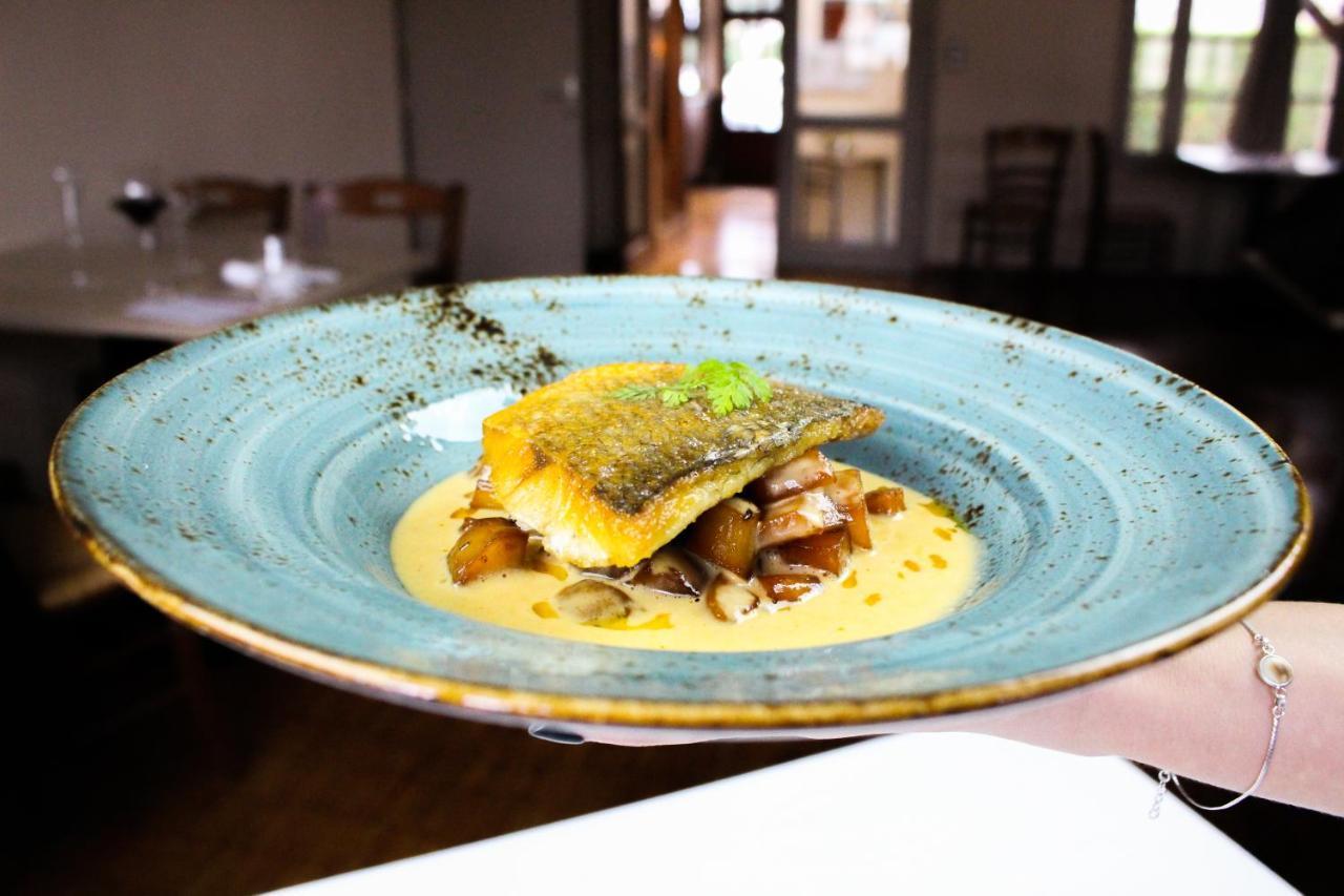 Hotel-Restaurant La P'Tite Auberge Lillebonne Kültér fotó