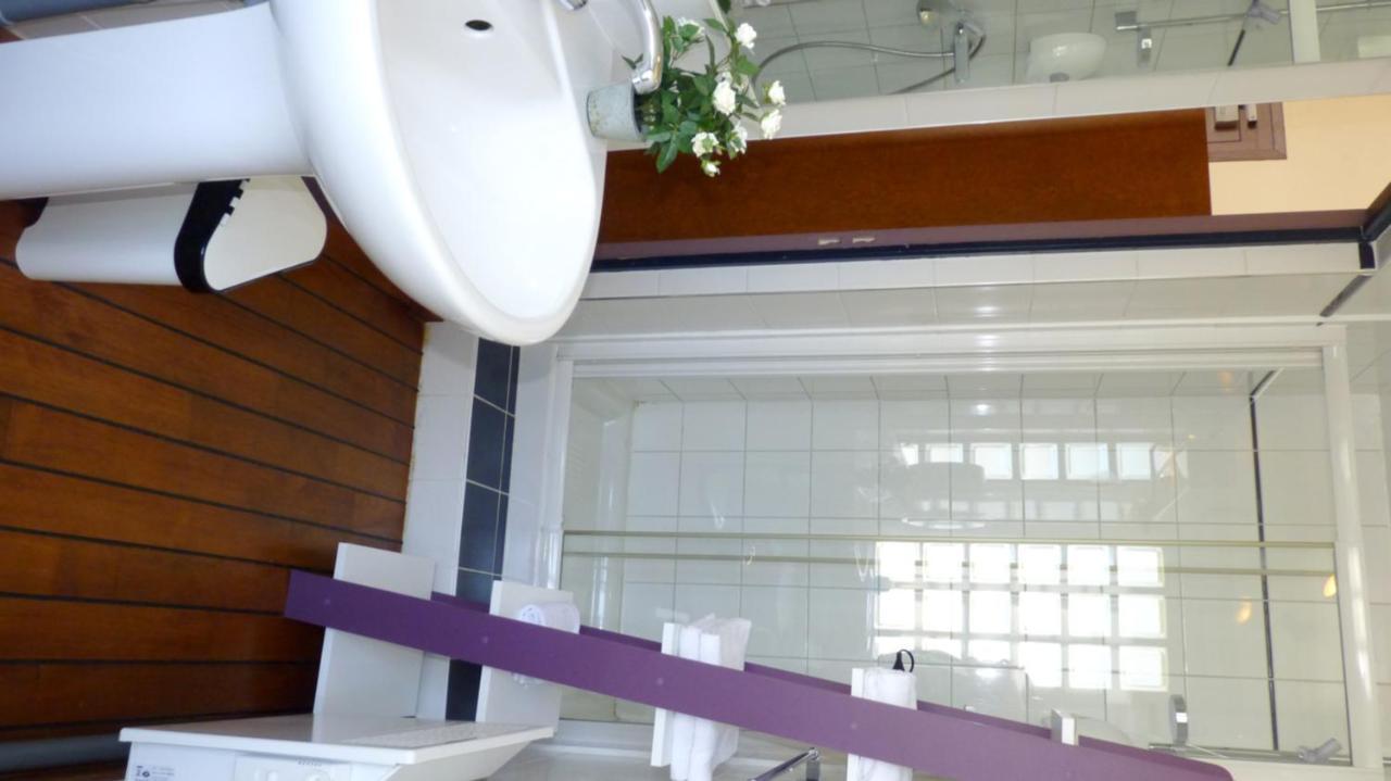 Hotel-Restaurant La P'Tite Auberge Lillebonne Kültér fotó