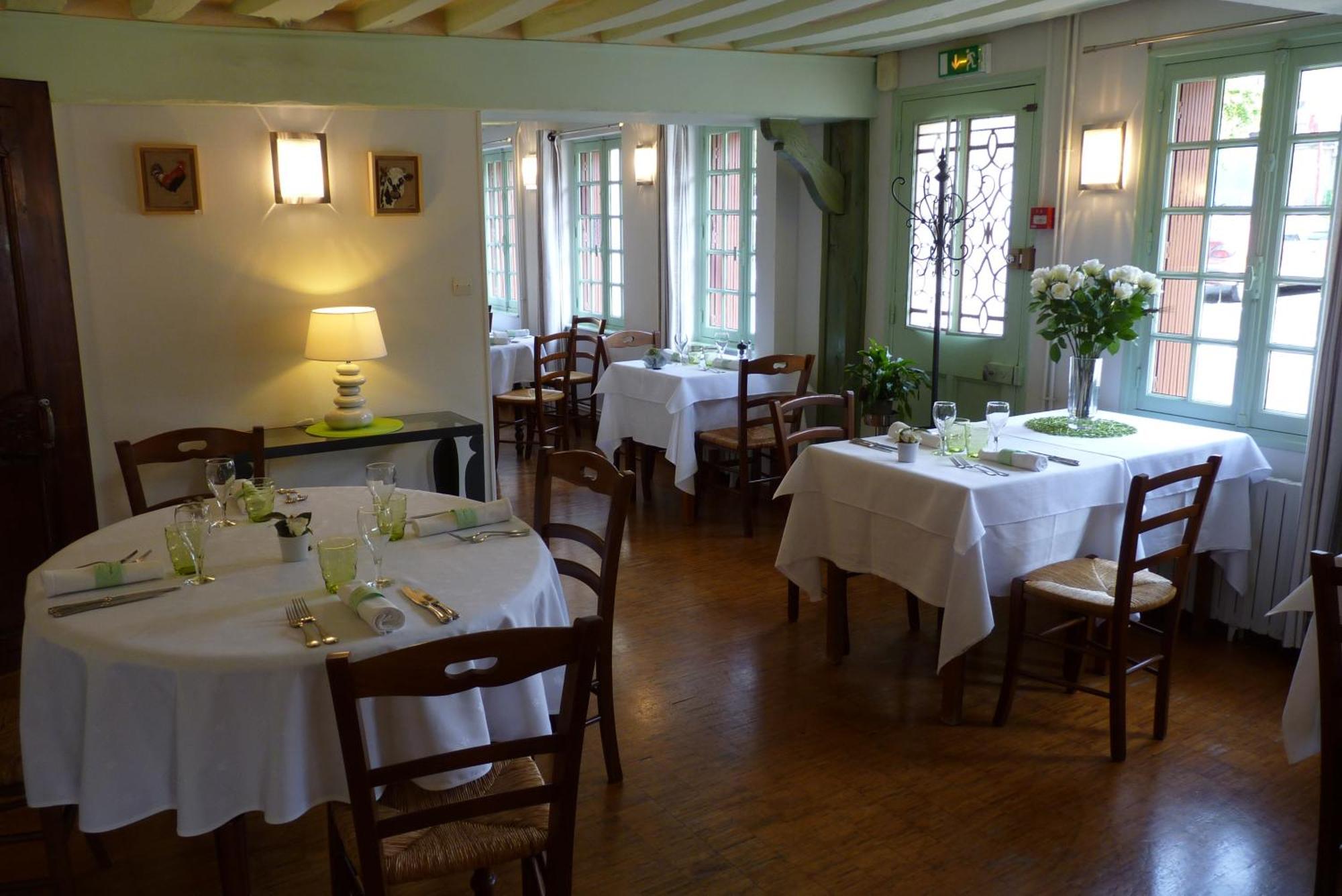 Hotel-Restaurant La P'Tite Auberge Lillebonne Kültér fotó