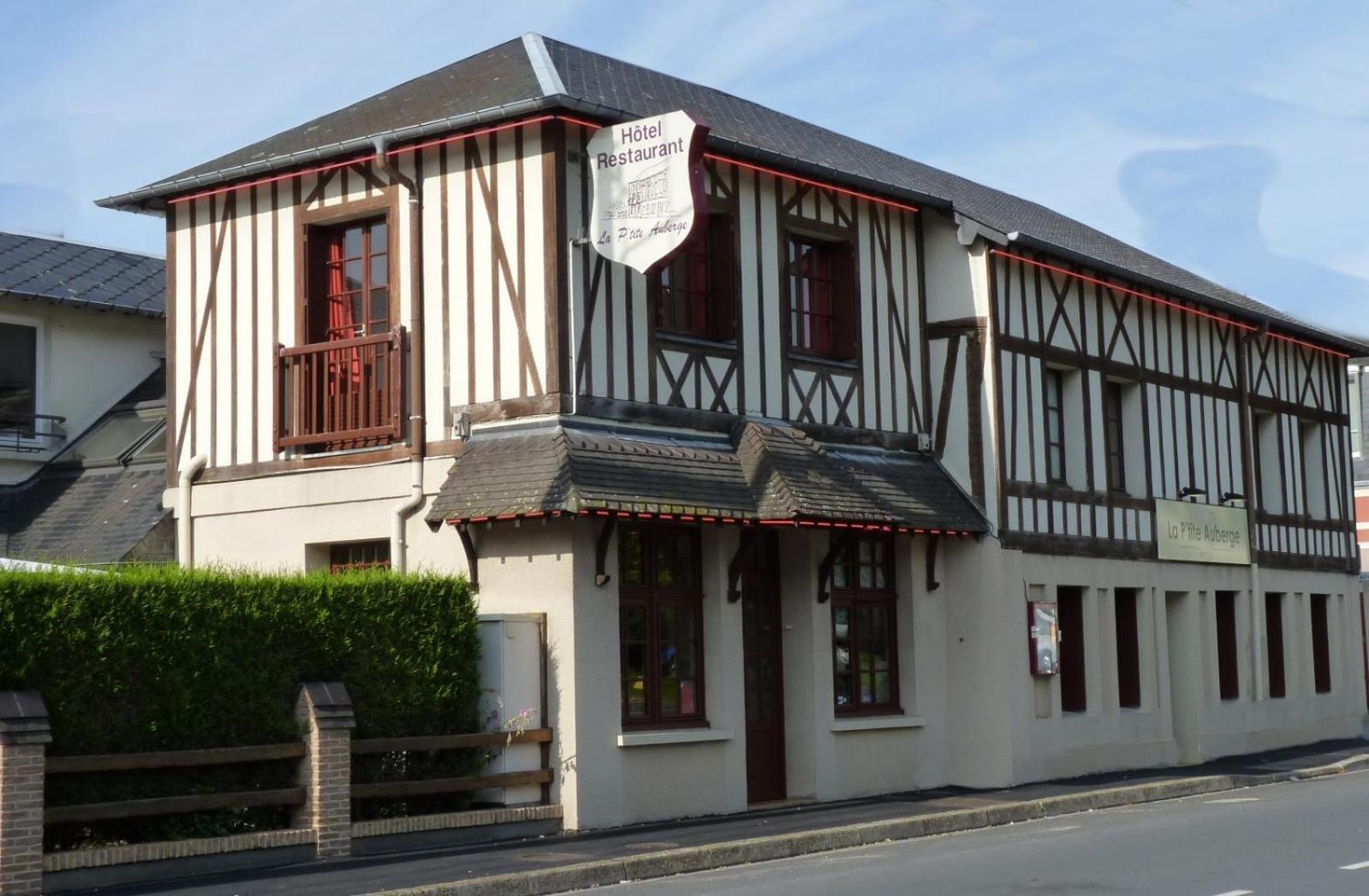 Hotel-Restaurant La P'Tite Auberge Lillebonne Kültér fotó