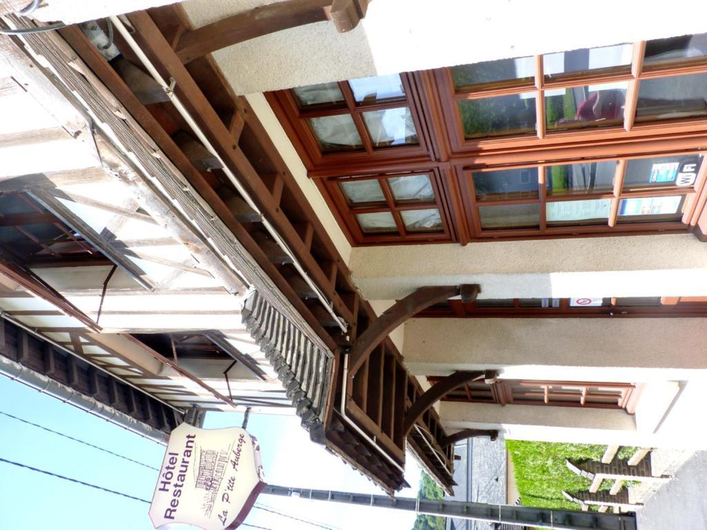 Hotel-Restaurant La P'Tite Auberge Lillebonne Kültér fotó