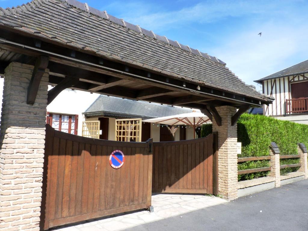 Hotel-Restaurant La P'Tite Auberge Lillebonne Kültér fotó